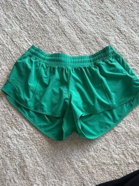 Lululemon Hotty Hot Low-Rise Lined Short 2.5"